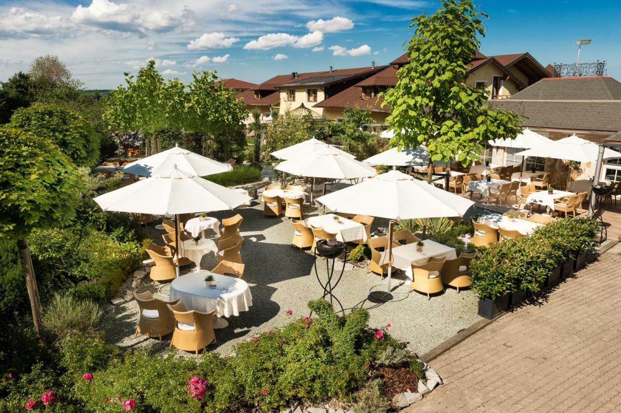 Hotel Winzer Wellness & Kuscheln Sankt Georgen im Attergau Luaran gambar
