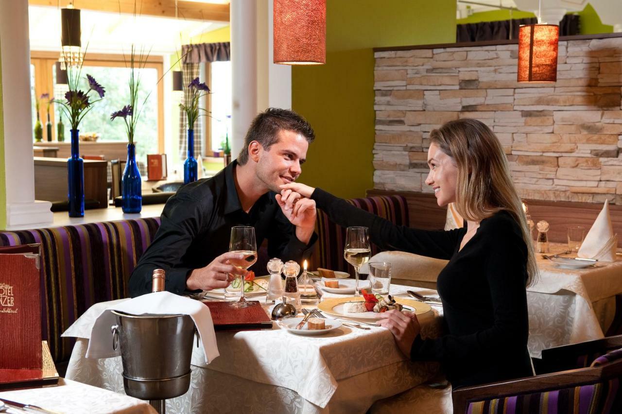 Hotel Winzer Wellness & Kuscheln Sankt Georgen im Attergau Luaran gambar