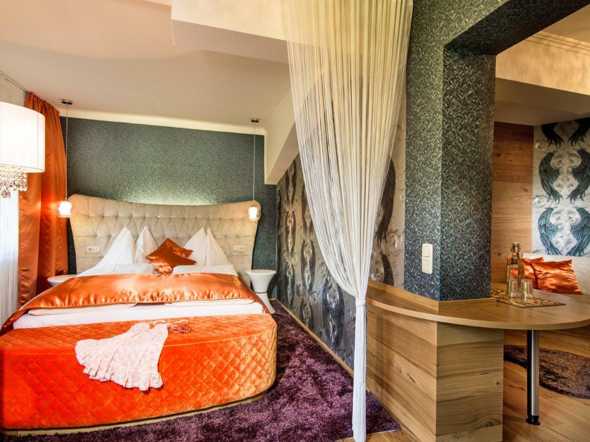 Hotel Winzer Wellness & Kuscheln Sankt Georgen im Attergau Luaran gambar