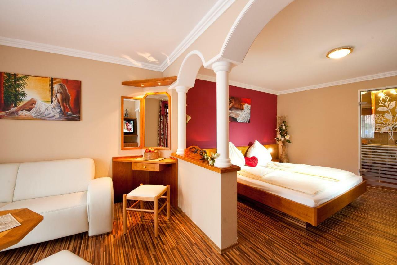Hotel Winzer Wellness & Kuscheln Sankt Georgen im Attergau Luaran gambar
