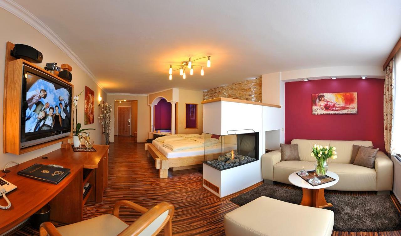 Hotel Winzer Wellness & Kuscheln Sankt Georgen im Attergau Luaran gambar