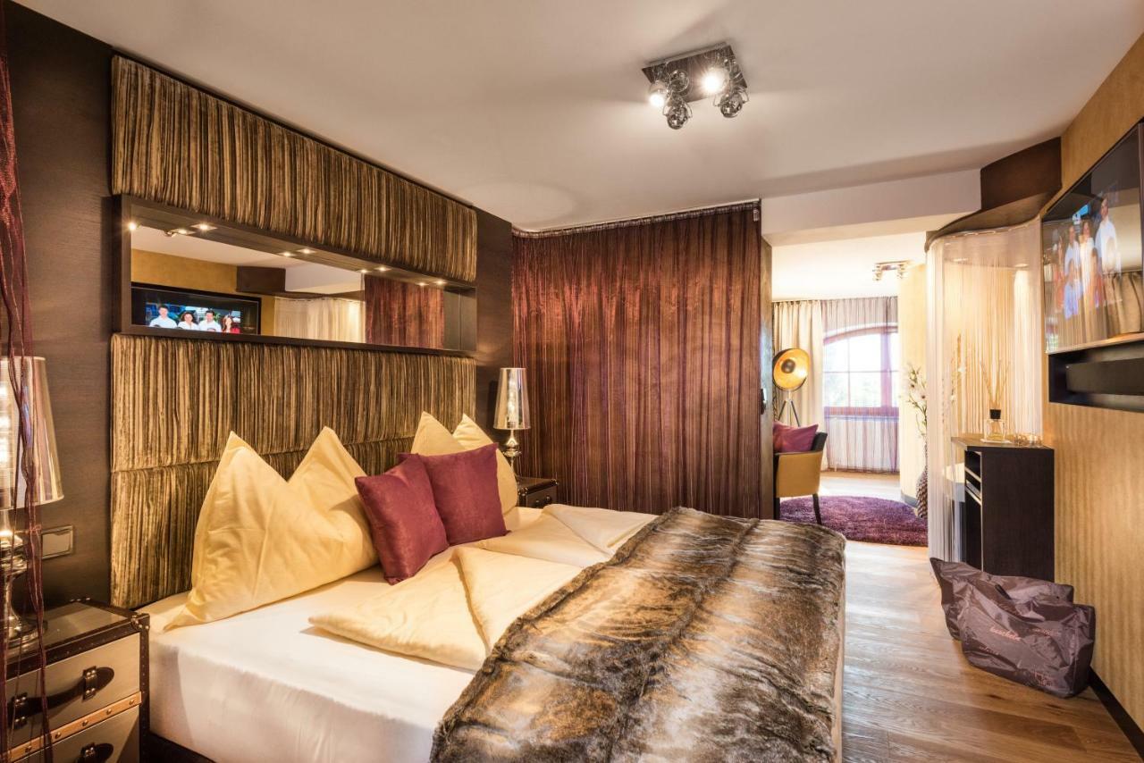 Hotel Winzer Wellness & Kuscheln Sankt Georgen im Attergau Luaran gambar